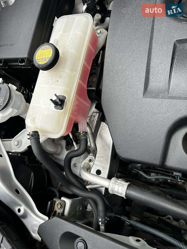 Внедорожник / Кроссовер Toyota RAV4 2013 в Раздельной