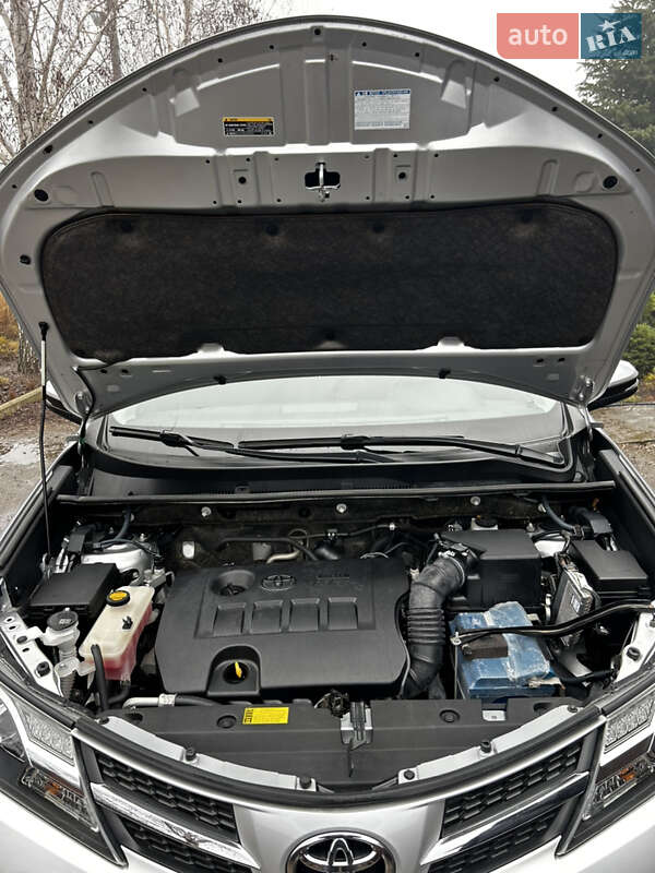 Внедорожник / Кроссовер Toyota RAV4 2013 в Раздельной