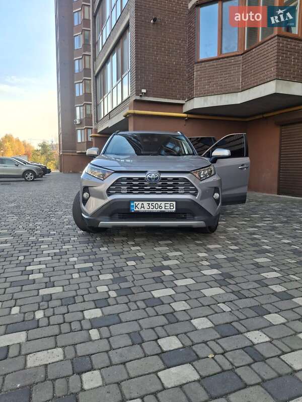 Внедорожник / Кроссовер Toyota RAV4 2021 в Хмельницком фото Внедорожник / Кроссовер Toyota RAV4 2021 в Хмельницком