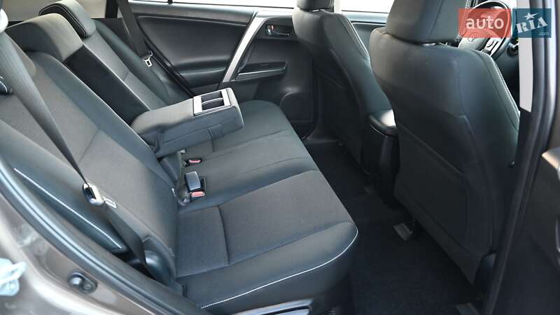 Позашляховик / Кросовер Toyota RAV4 2017 в Києві