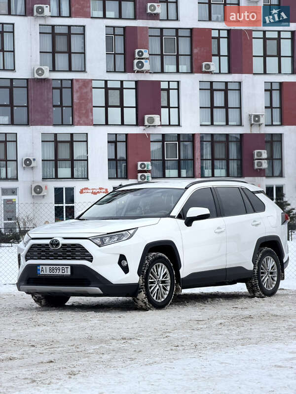 Позашляховик / Кросовер Toyota RAV4 2020 в Києві
