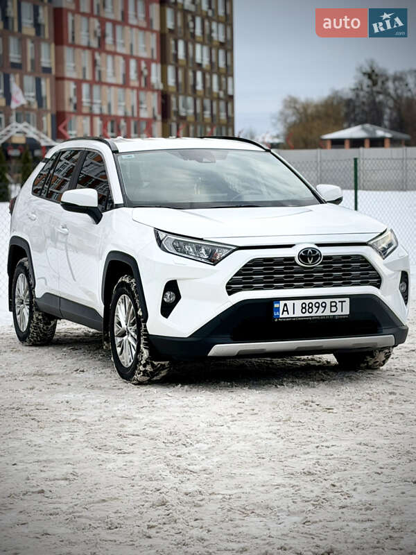 Позашляховик / Кросовер Toyota RAV4 2020 в Києві