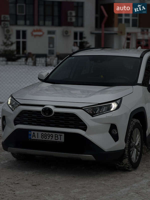 Позашляховик / Кросовер Toyota RAV4 2020 в Києві