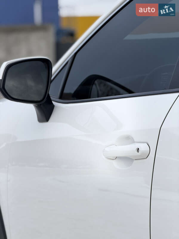 Позашляховик / Кросовер Toyota RAV4 2020 в Києві