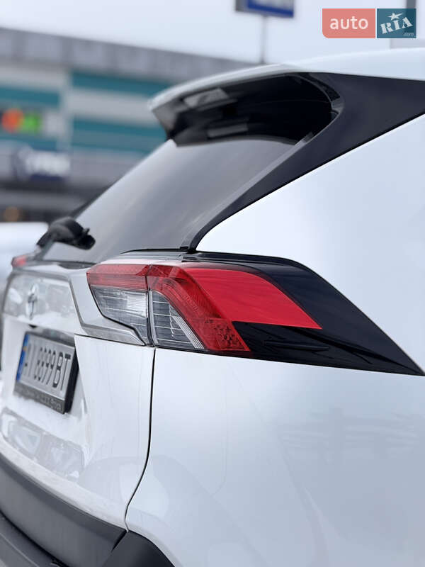 Позашляховик / Кросовер Toyota RAV4 2020 в Києві