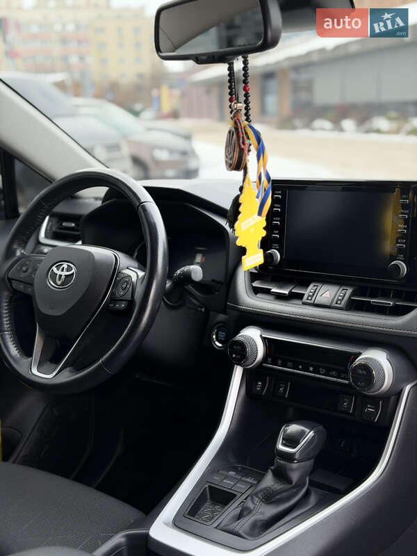 Позашляховик / Кросовер Toyota RAV4 2020 в Києві