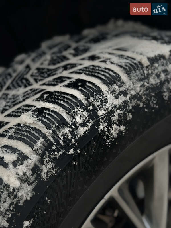 Позашляховик / Кросовер Toyota RAV4 2020 в Києві