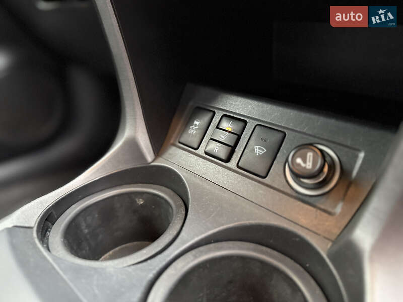 Позашляховик / Кросовер Toyota RAV4 2011 в Києві