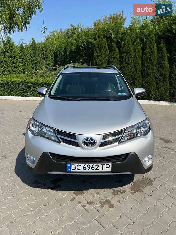 Внедорожник / Кроссовер Toyota RAV4 2015 в Шептицькому