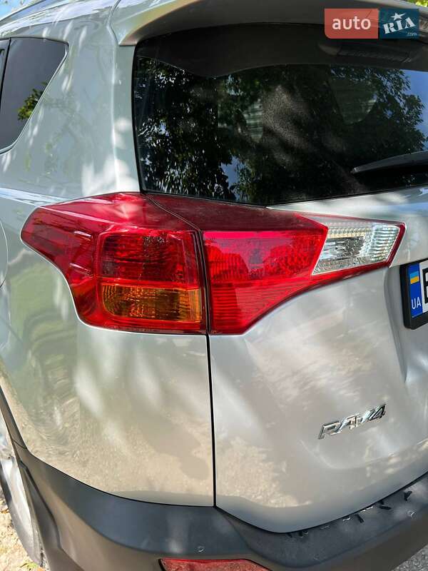 Внедорожник / Кроссовер Toyota RAV4 2015 в Шептицькому