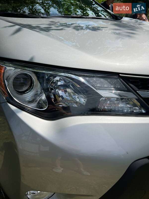 Внедорожник / Кроссовер Toyota RAV4 2015 в Шептицькому