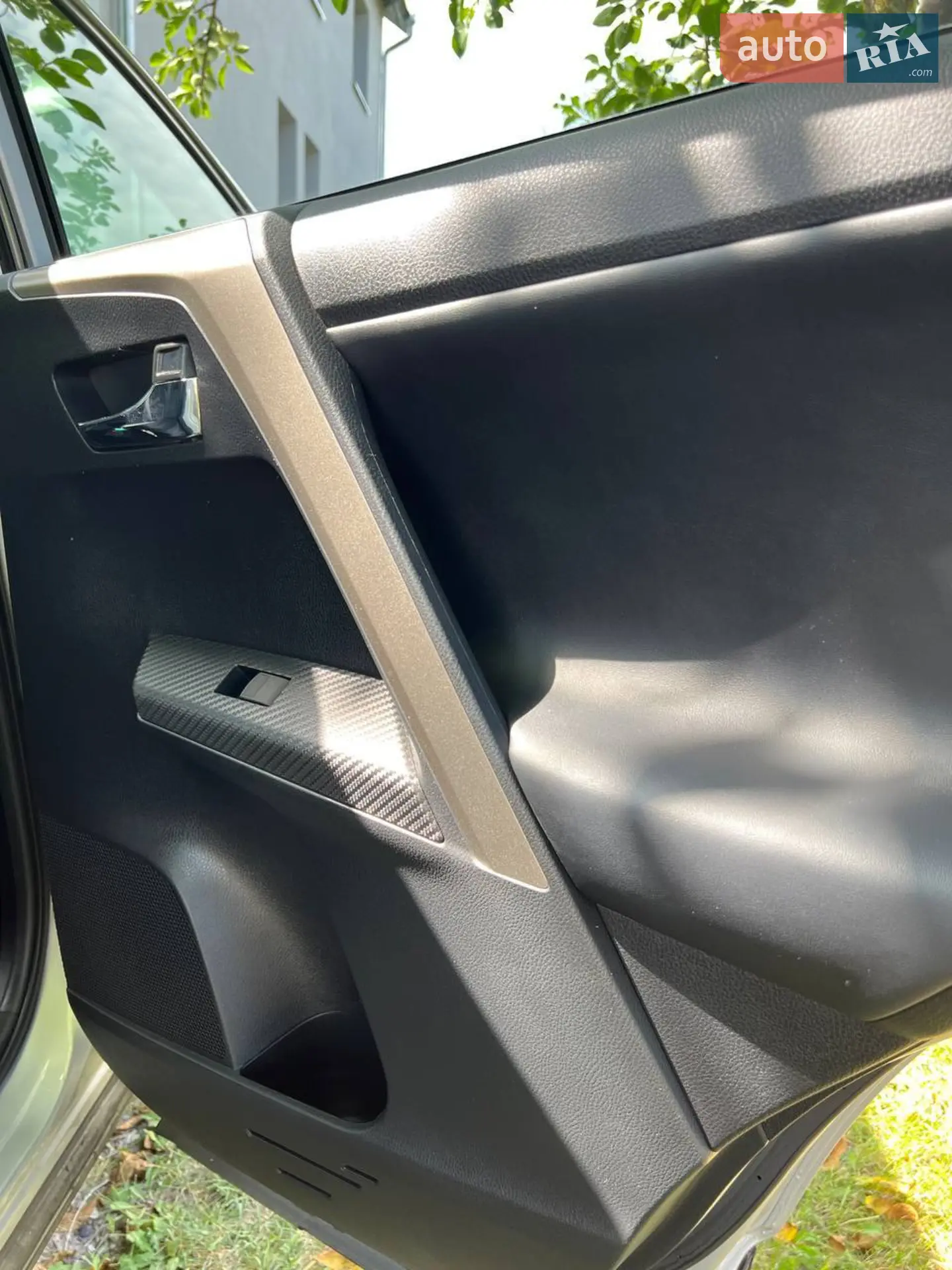 2015 Toyota RAV 4 - мініатюра 12