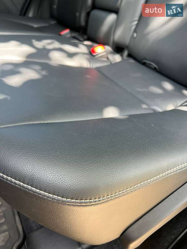 Внедорожник / Кроссовер Toyota RAV4 2015 в Шептицькому