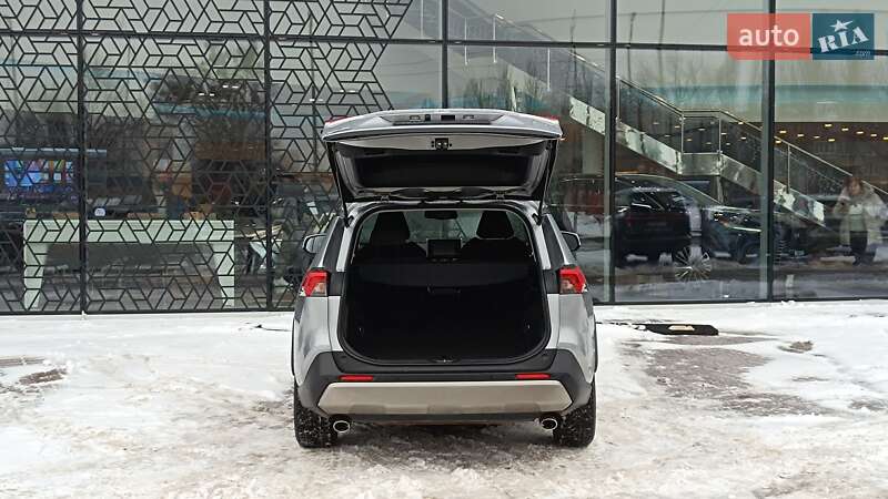 Позашляховик / Кросовер Toyota RAV4 2022 в Києві фото 10 Позашляховик / Кросовер Toyota RAV4 2022 в Києві