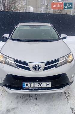 Позашляховик / Кросовер Toyota RAV4 2015 в Івано-Франківську