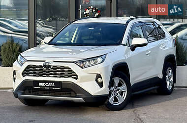 Внедорожник / Кроссовер Toyota RAV4 2020 в Кременчуге
