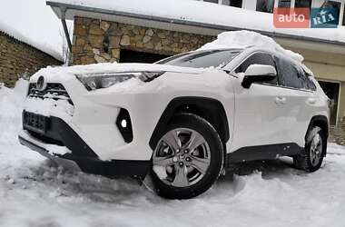 Внедорожник / Кроссовер Toyota RAV4 2022 в Ровно