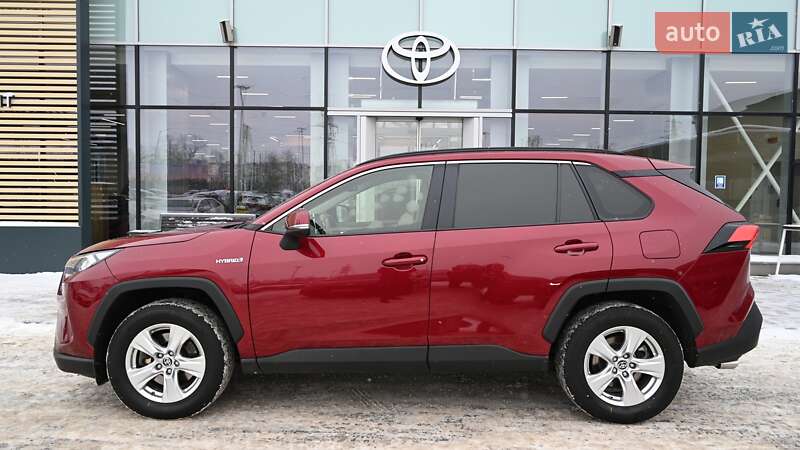 Внедорожник / Кроссовер Toyota RAV4 2020 в Киеве