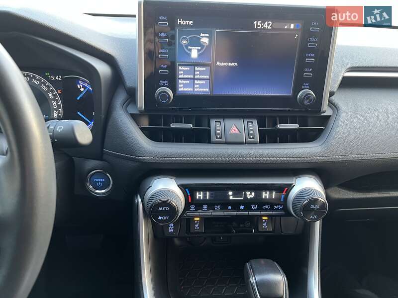 Внедорожник / Кроссовер Toyota RAV4 2021 в Киеве