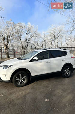 Позашляховик / Кросовер Toyota RAV4 2017 в Миколаєві