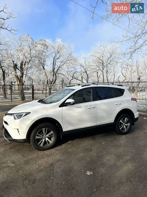 Внедорожник / Кроссовер Toyota RAV4 2017 в Николаеве фото Внедорожник / Кроссовер Toyota RAV4 2017 в Николаеве