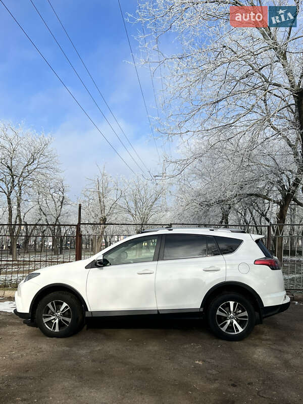 Внедорожник / Кроссовер Toyota RAV4 2017 в Николаеве фото 7 Внедорожник / Кроссовер Toyota RAV4 2017 в Николаеве
