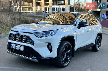Внедорожник / Кроссовер Toyota RAV4 2020 в Киеве