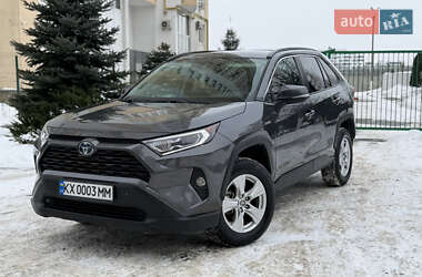 Позашляховик / Кросовер Toyota RAV4 2021 в Харкові