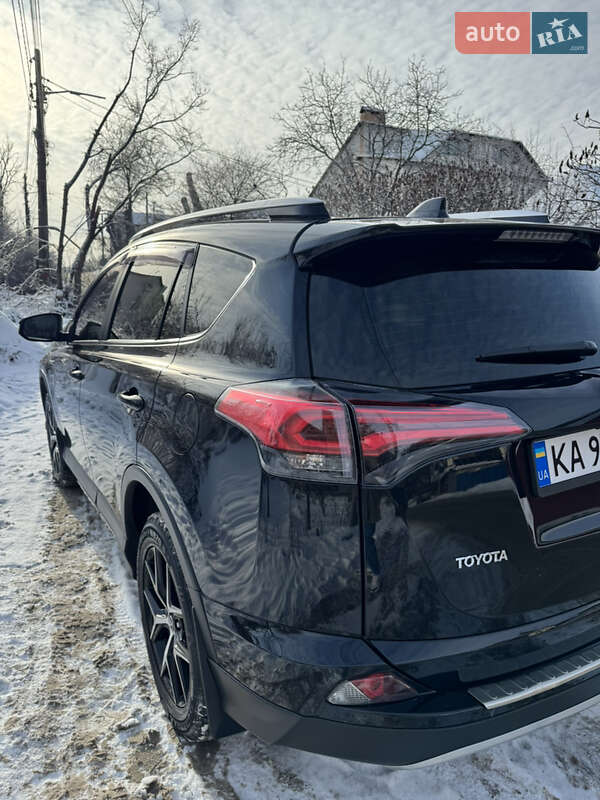 Внедорожник / Кроссовер Toyota RAV4 2017 в Киеве