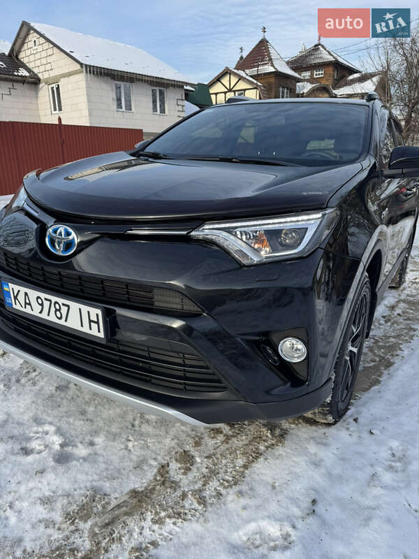 Внедорожник / Кроссовер Toyota RAV4 2017 в Киеве