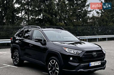 Позашляховик / Кросовер Toyota RAV4 2019 в Києві