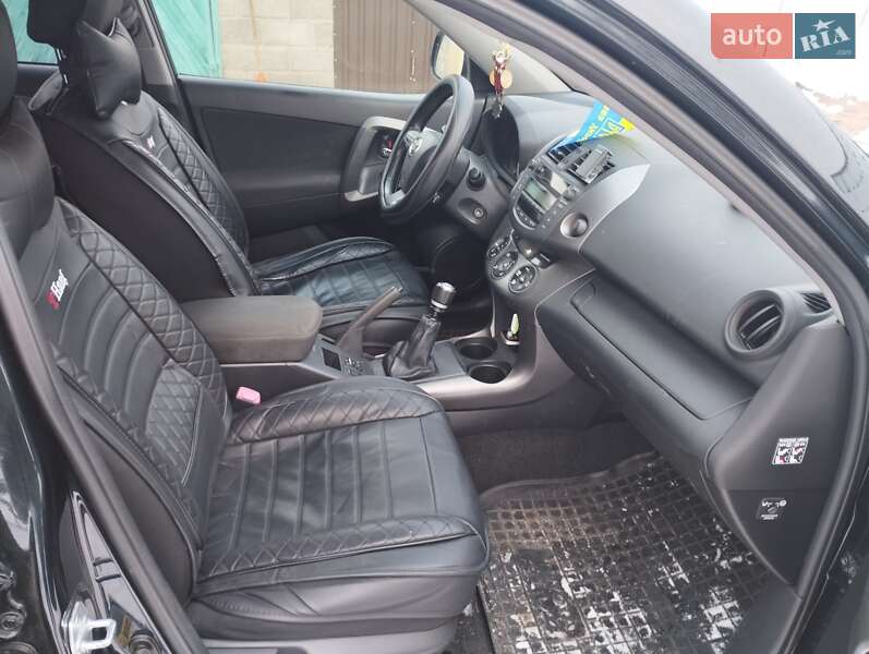 Позашляховик / Кросовер Toyota RAV4 2011 в Золотоноші