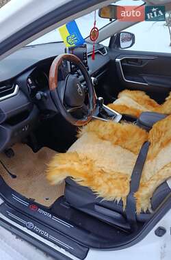 Позашляховик / Кросовер Toyota RAV4 2021 в Білій Церкві