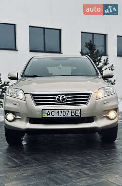Внедорожник / Кроссовер Toyota RAV4 2012 в Луцке