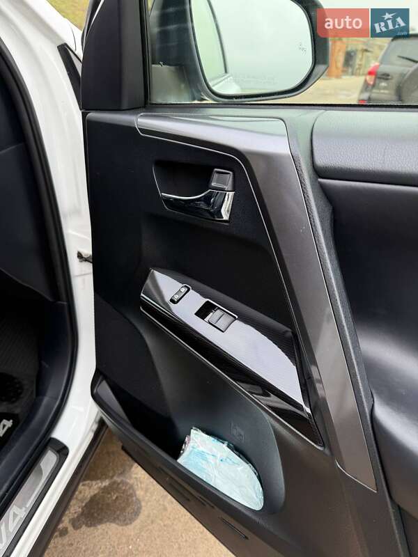 Внедорожник / Кроссовер Toyota RAV4 2017 в Одессе