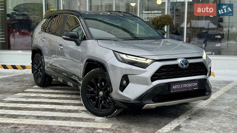 Внедорожник / Кроссовер Toyota RAV4 2024 в Чернигове