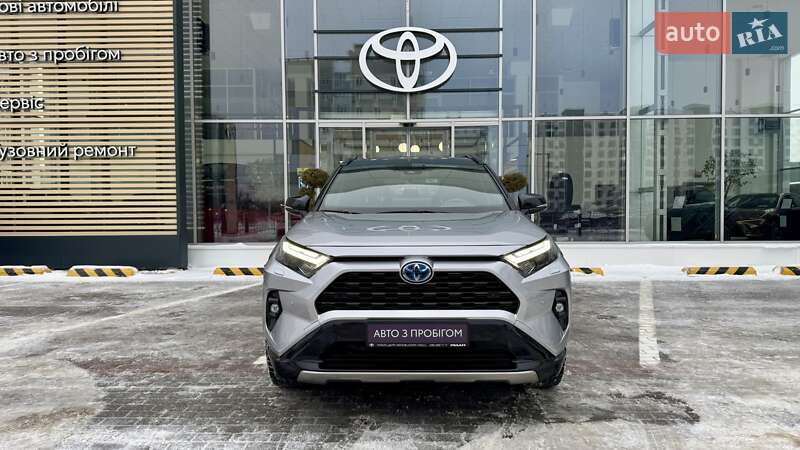 Внедорожник / Кроссовер Toyota RAV4 2024 в Чернигове