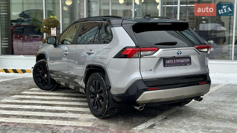 Внедорожник / Кроссовер Toyota RAV4 2024 в Чернигове