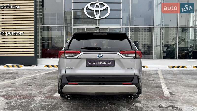 Внедорожник / Кроссовер Toyota RAV4 2024 в Чернигове