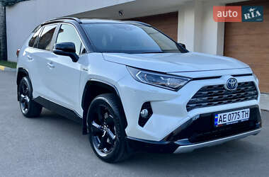 Внедорожник / Кроссовер Toyota RAV4 2020 в Киеве