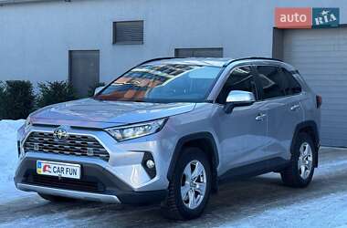 Позашляховик / Кросовер Toyota RAV4 2020 в Львові