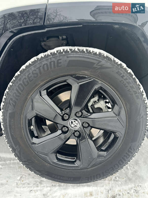 Внедорожник / Кроссовер Toyota RAV4 2020 в Белой Церкви