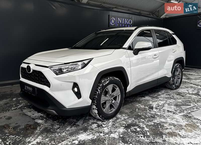 Внедорожник / Кроссовер Toyota RAV4 2022 в Киеве