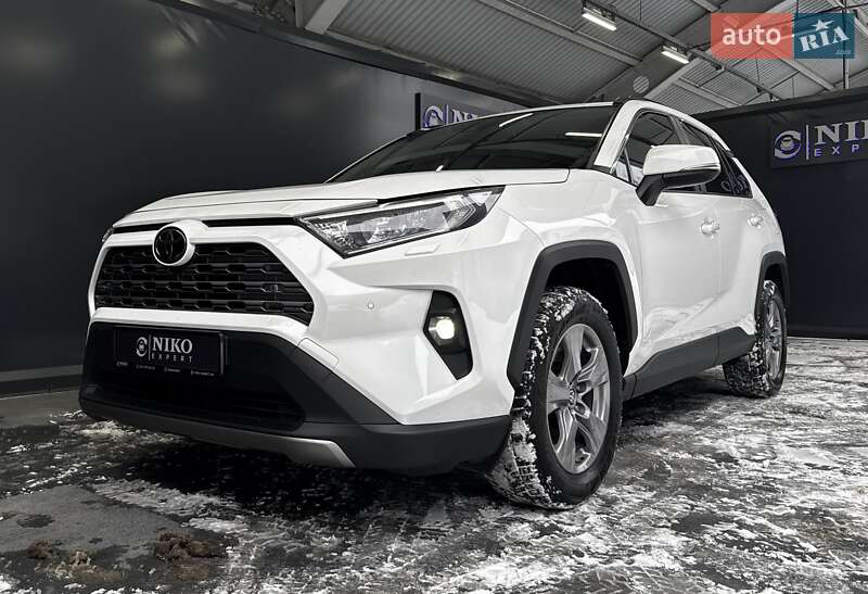 Внедорожник / Кроссовер Toyota RAV4 2022 в Киеве