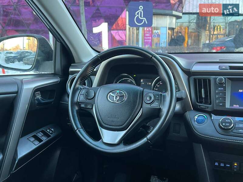 Внедорожник / Кроссовер Toyota RAV4 2016 в Киеве