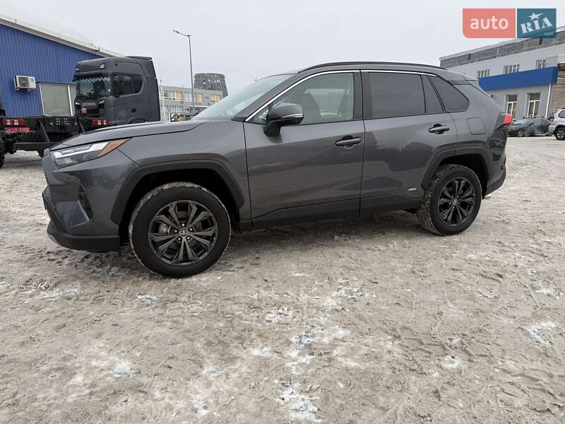 Внедорожник / Кроссовер Toyota RAV4 2022 в Киеве