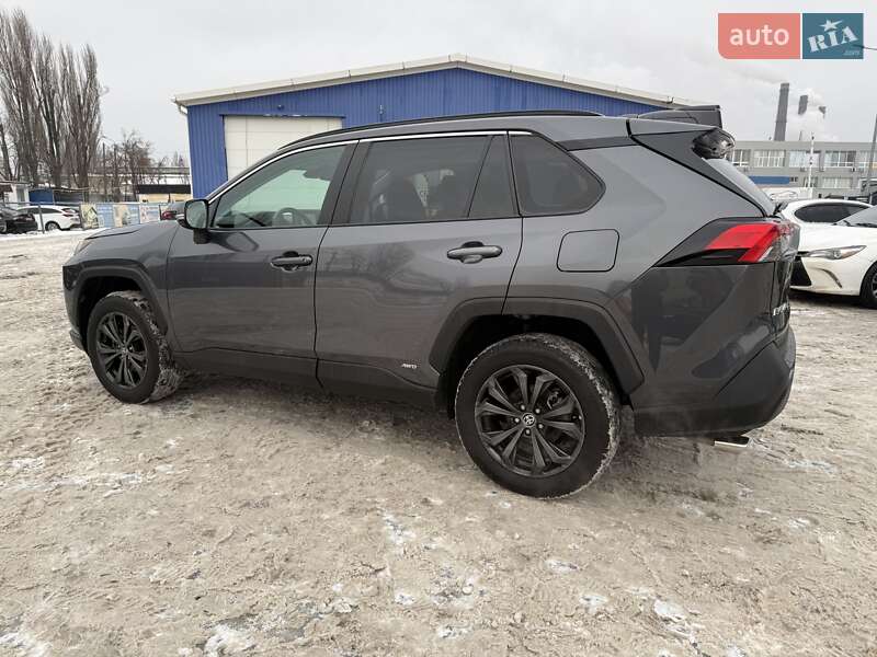 Внедорожник / Кроссовер Toyota RAV4 2022 в Киеве