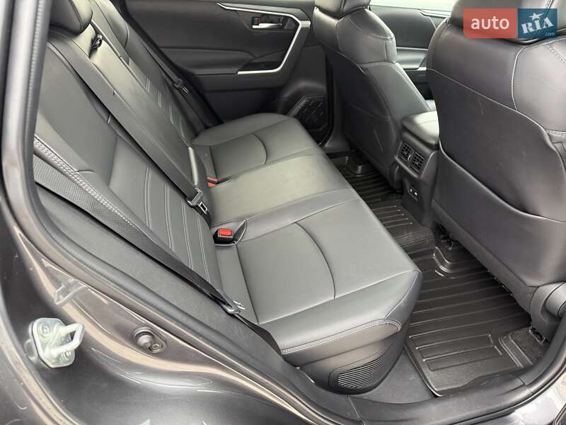 Внедорожник / Кроссовер Toyota RAV4 2022 в Киеве