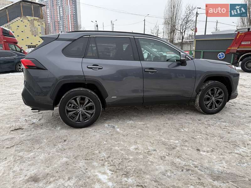 Внедорожник / Кроссовер Toyota RAV4 2022 в Киеве
