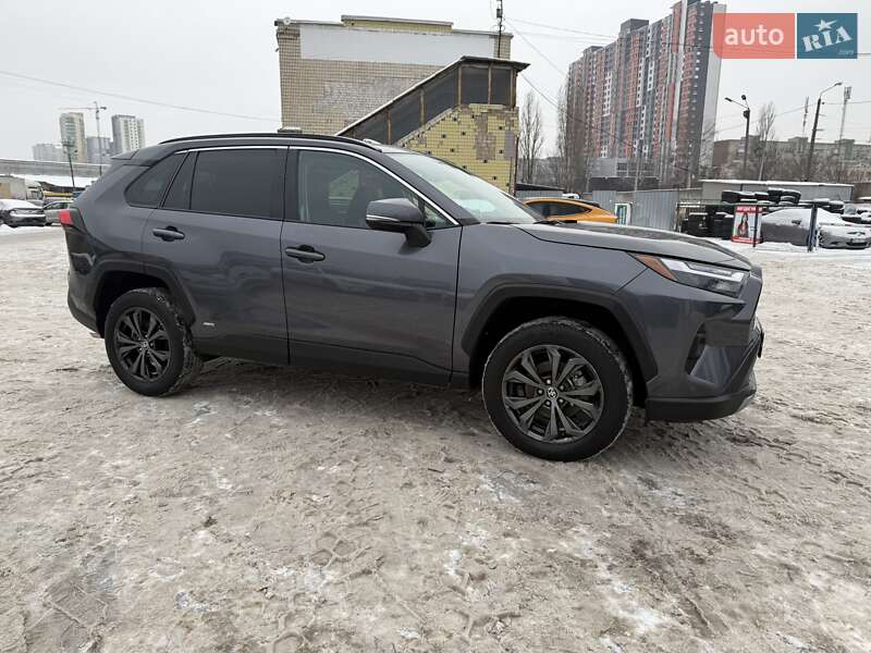 Внедорожник / Кроссовер Toyota RAV4 2022 в Киеве